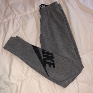 Grey Nike leggings